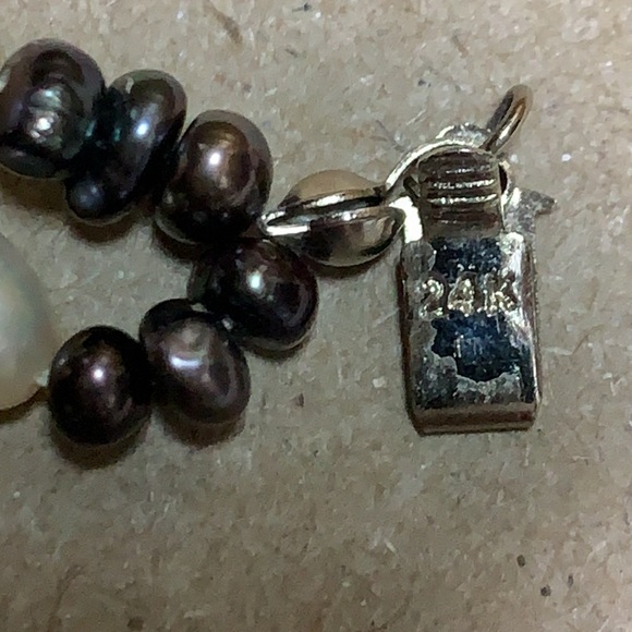 Lovely vintage two toned double strand genuine pearl necklace. - Picture 9 of 17